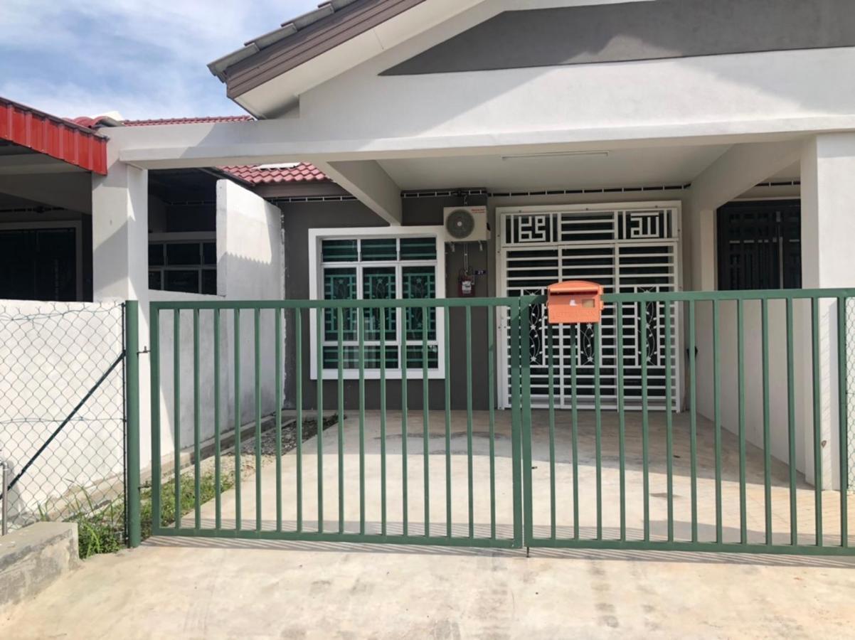 Seroja Homestay Malacca ภายนอก รูปภาพ